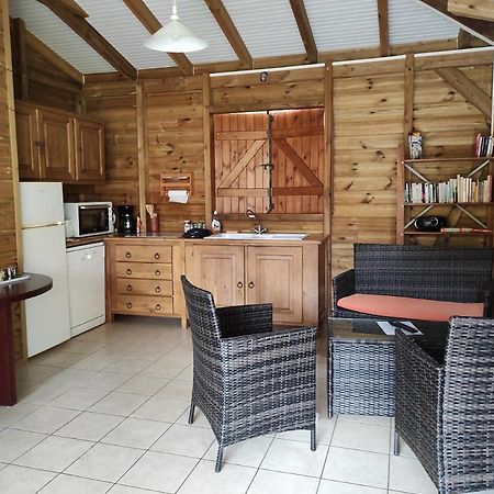 Le Tri Haut De Bellevue - Bungalow Colibri Pointe-Noire Exteriör bild